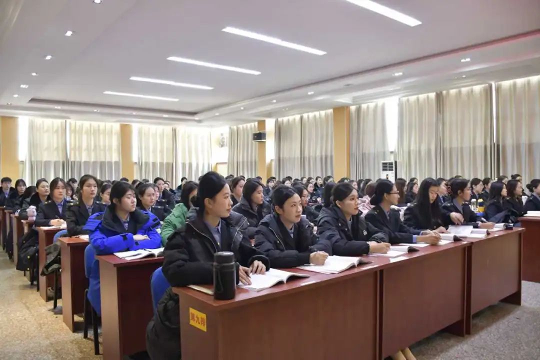 山东民族技师学院乘务员岗前培训