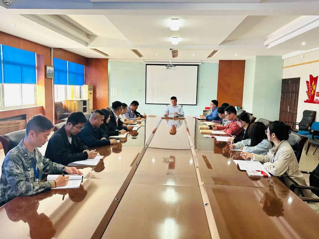 山东民族技师学院党支部召开四月份学习会议