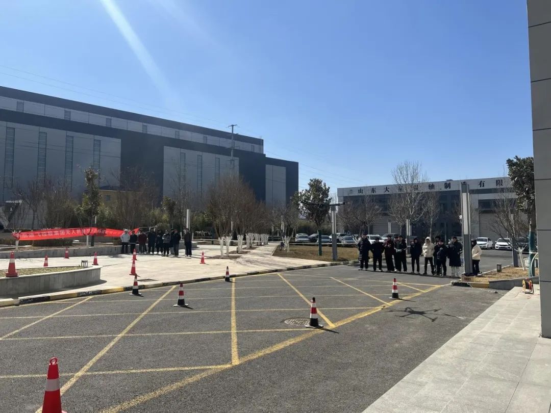 山东民族技师学院与中航通飞控股集团开展无人机操作技术学习课程