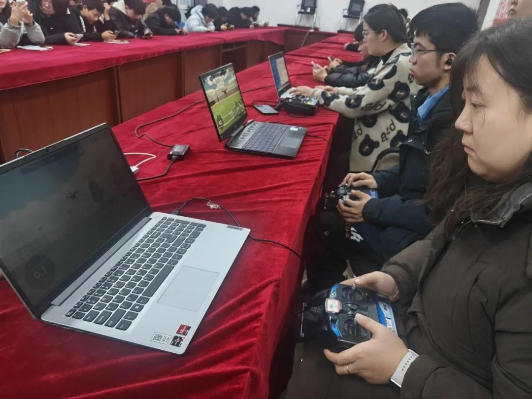 山东民族技师学院与中航通飞控股集团开展无人机操作技术学习课程