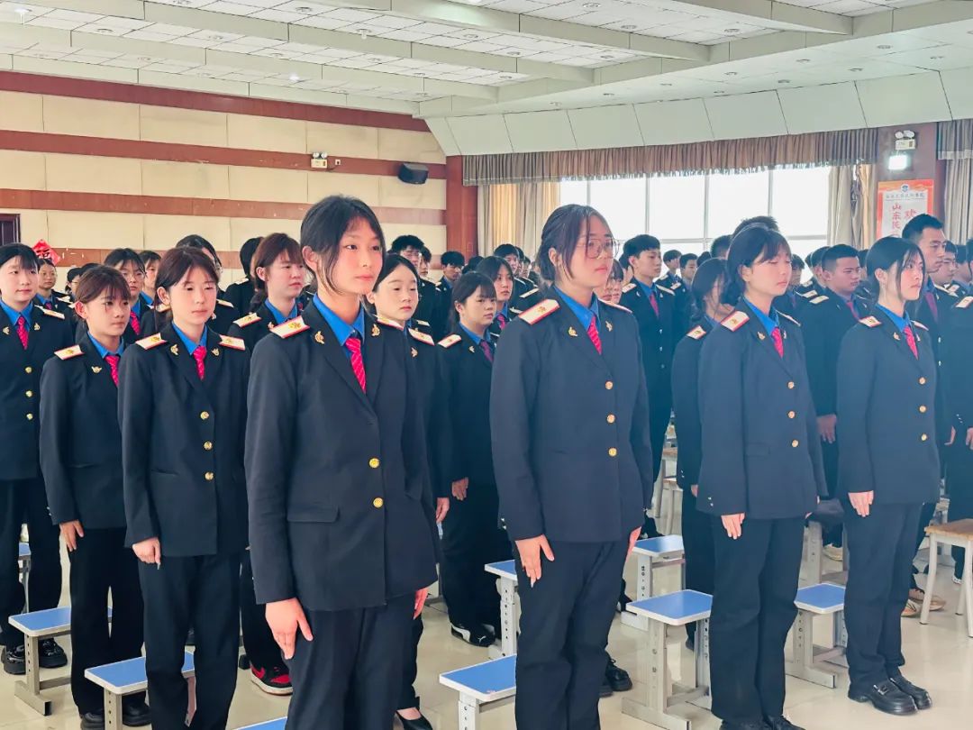 山东民族技师学院轨道交通学院秋季学生授衔