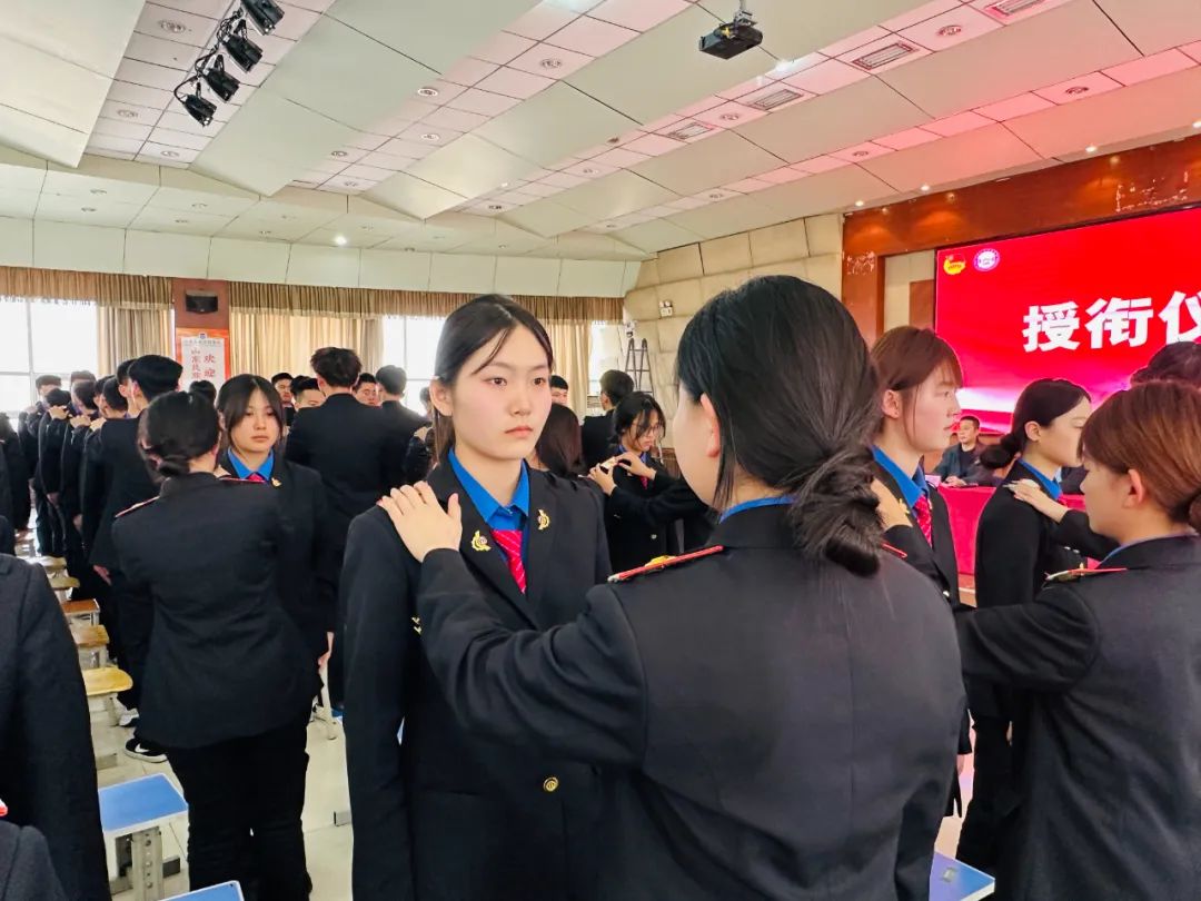 山东民族技师学院轨道交通学院秋季学生授衔