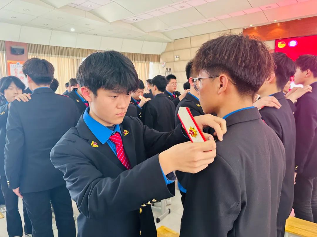山东民族技师学院轨道交通学院秋季学生授衔