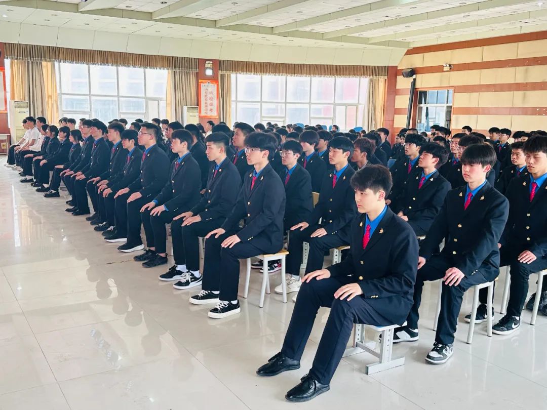 山东民族技师学院轨道交通学院秋季学生授衔